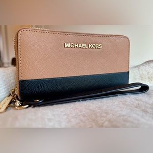 Michael Kors wristlet wallet